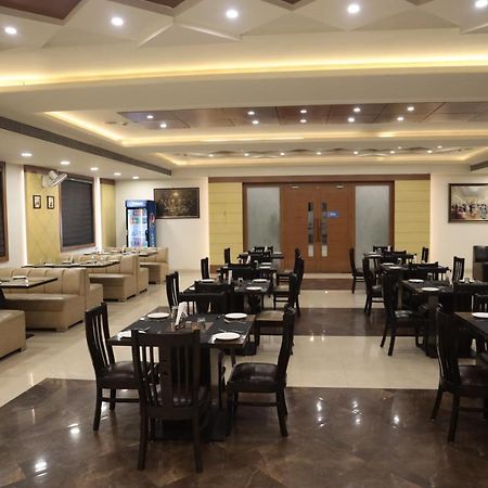 Naiapura Hotel La Pearl מראה חיצוני תמונה