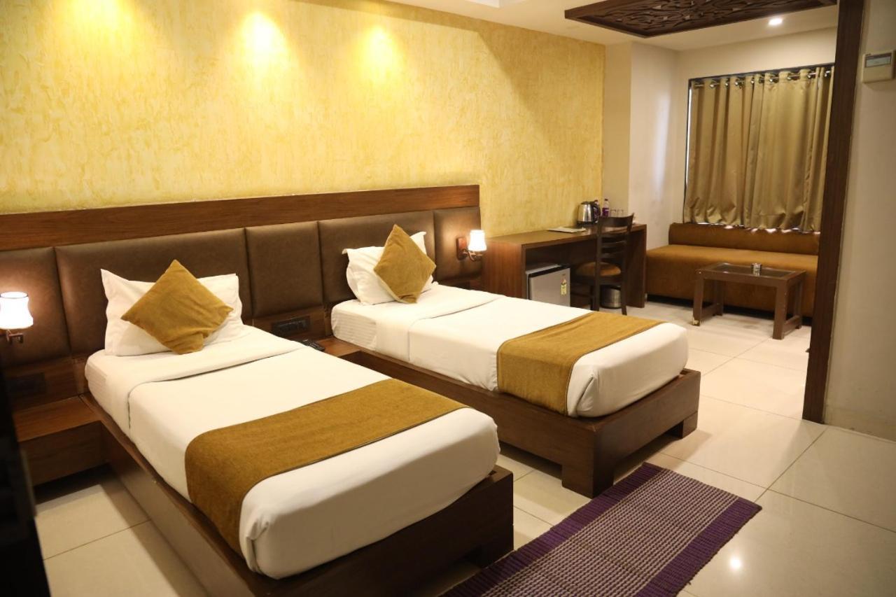 Naiapura Hotel La Pearl מראה חיצוני תמונה