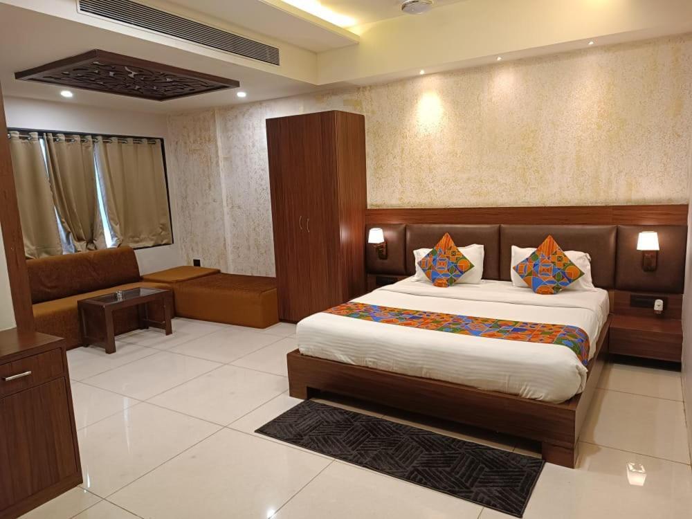 Naiapura Hotel La Pearl מראה חיצוני תמונה