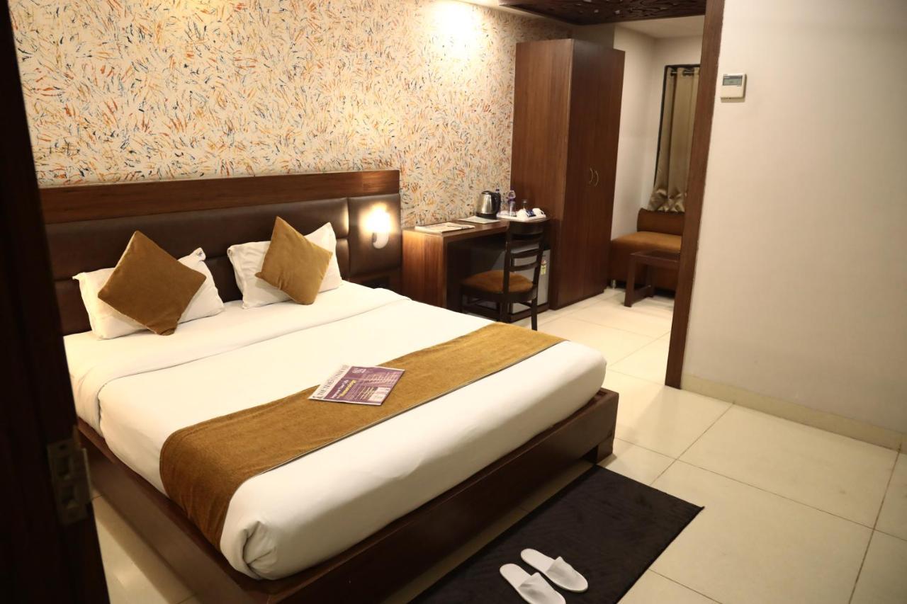 Naiapura Hotel La Pearl מראה חיצוני תמונה